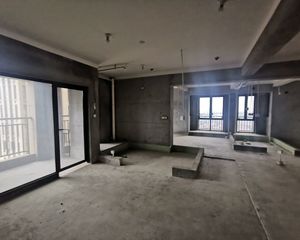 龙旺康桥丹堤4室2厅2卫 舒适楼层 满2年